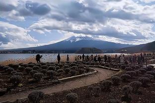 蒙托利沃：在奥斯梅恩和劳塔罗之间我选前者，他比劳塔罗更全面